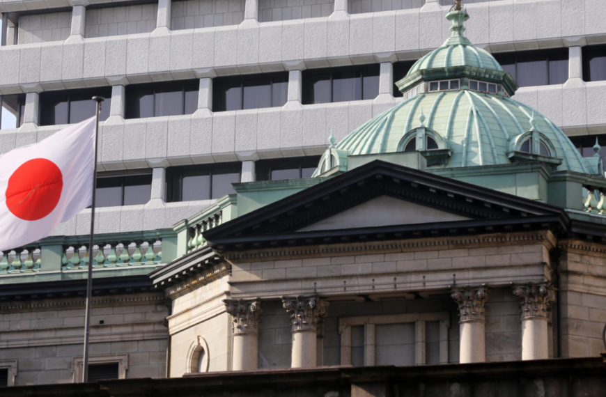 Major Japanese Bank Sets Crash Course for American Shores